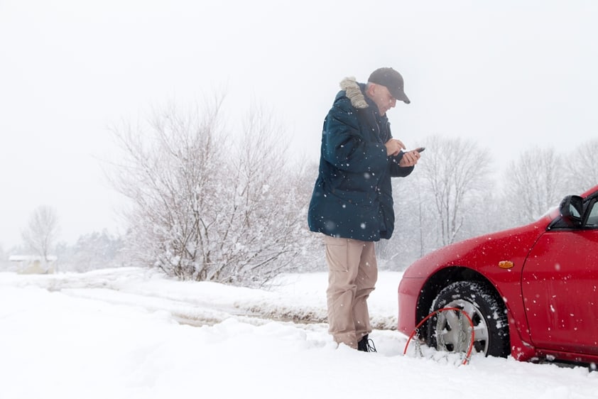 9 reasons you should have a cell booster for winter road trips